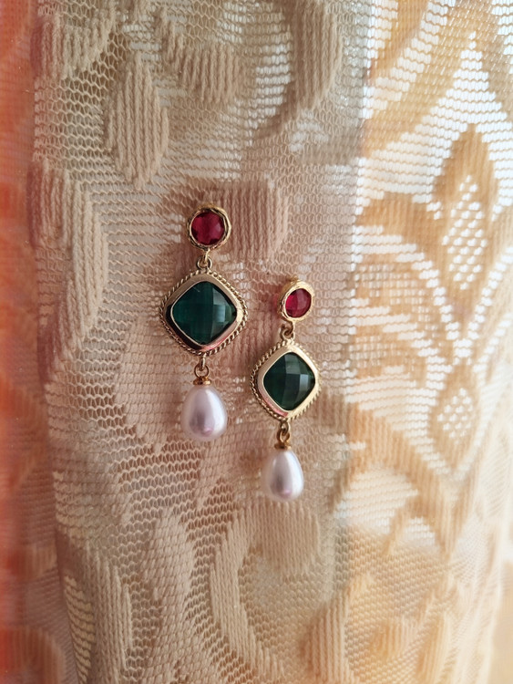 گوشواره مارکو با سنگ های آویز رنگی